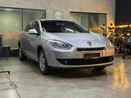 RENAULT FLUENCE 2.0 DYNAMIQUE 16V FLEX 4P AUTOMÁTICO